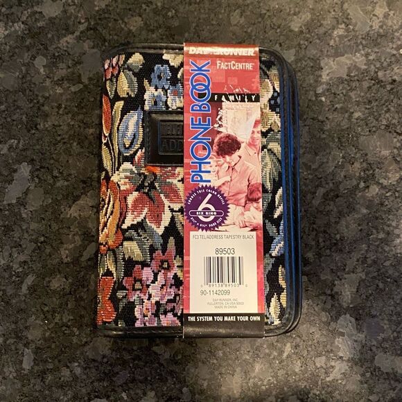 Vintage Day Runner FactCentre Family Phone Book NEW - Picture 1 of 10